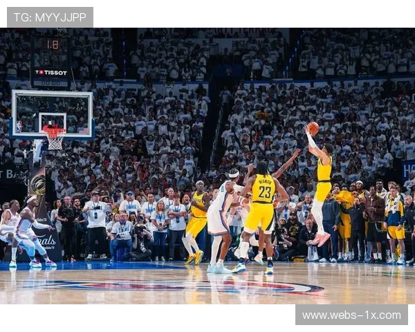 深圳教练哈里斯暂停布置战术，史密斯点头执行绝杀